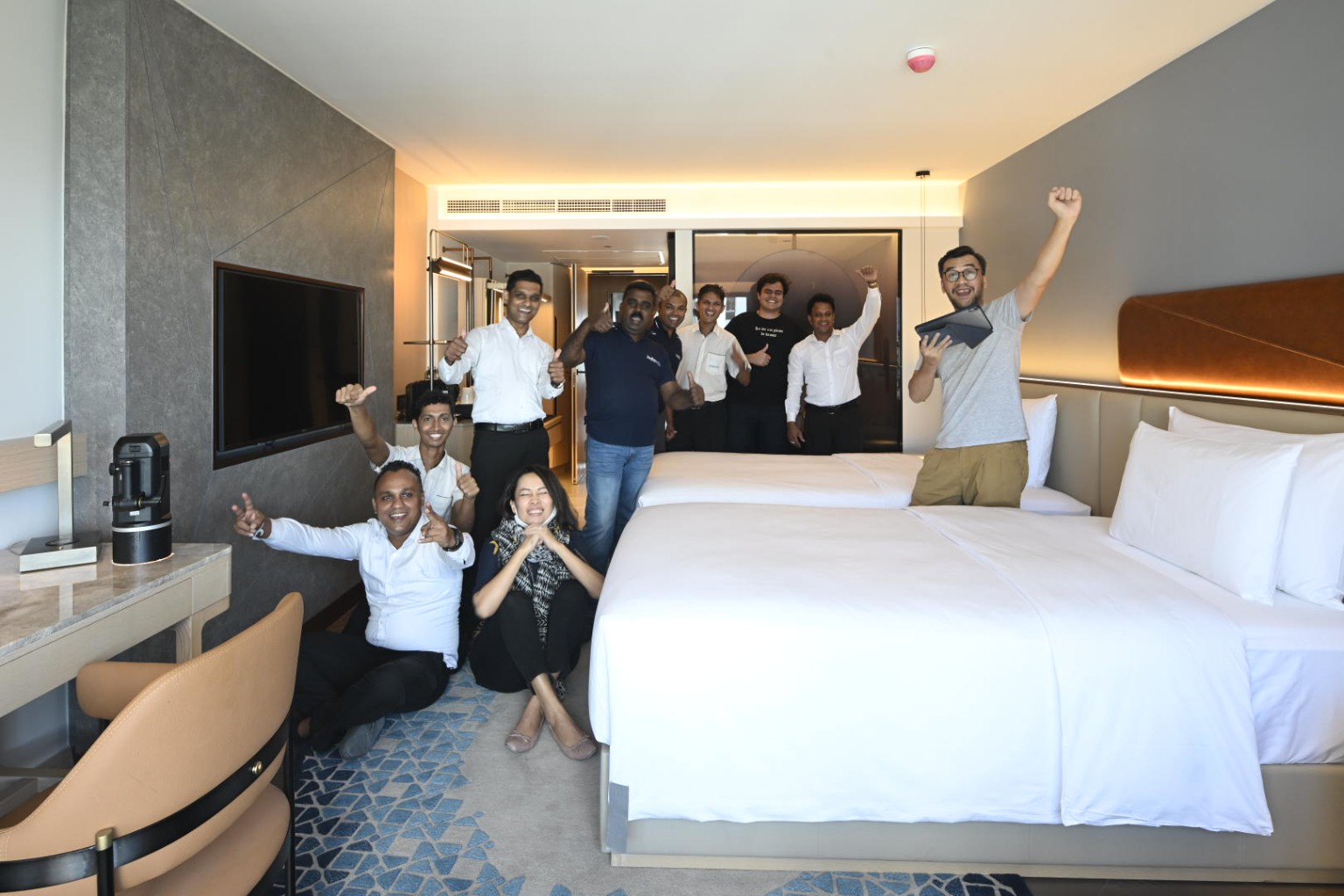 PharadonPhap with the Radisson Blu Galadari Colombo team after completing the day two hotel room photoshoot